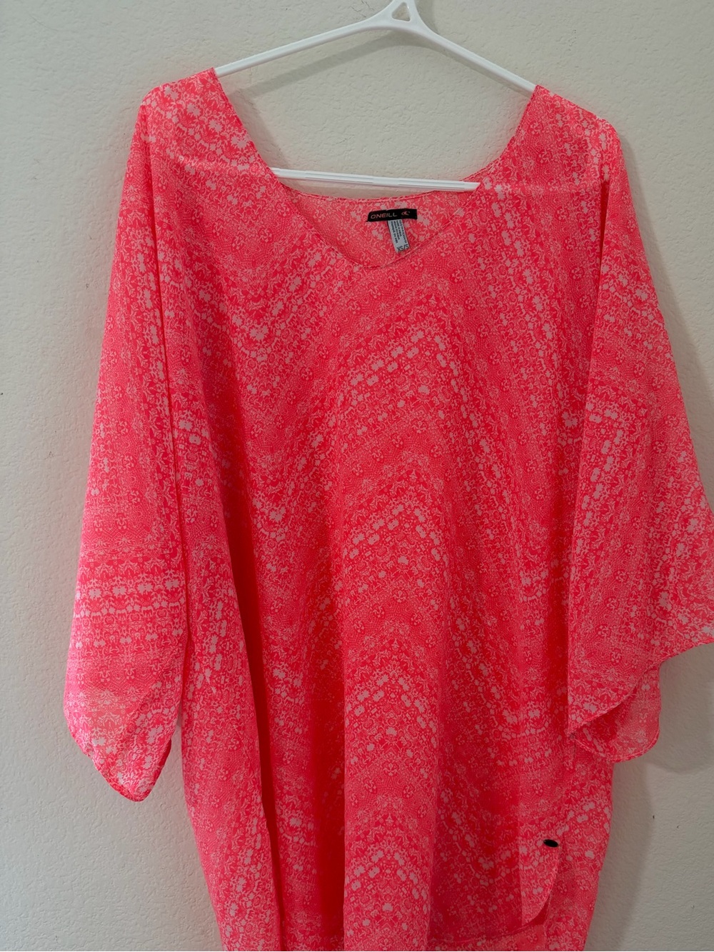 O’Neil women’s Bianca Cover Up in  Neon pink with White accents